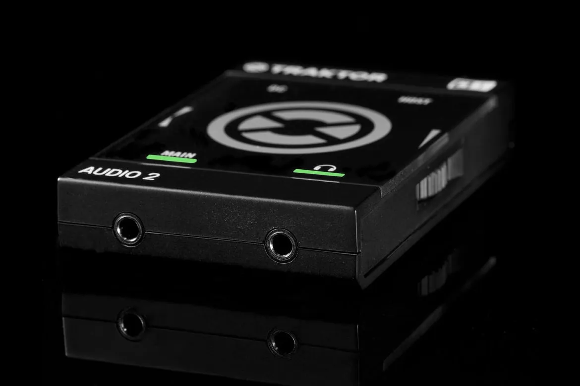 Native Instruments TRAKTOR AUDIO 2 DJ Soundcard
